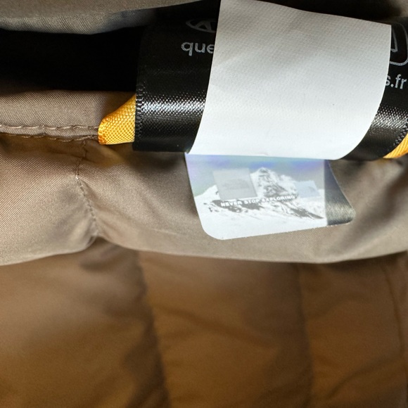 The North Face Men’s Aconcagua 3 Jacket in Falcon Brown XXL - Picture 7 of 7